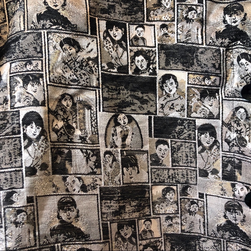 Vintage CHICOS silver shimmer top with pretty faces size 2/large - Picture 6 of 6